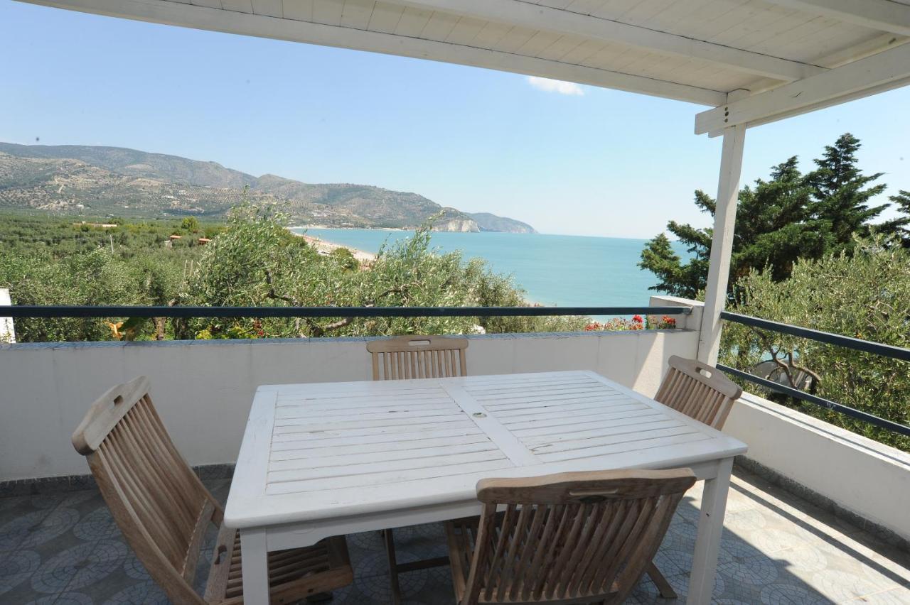 Case Vacanza Montesaraceno Mattinata Exteriör bild